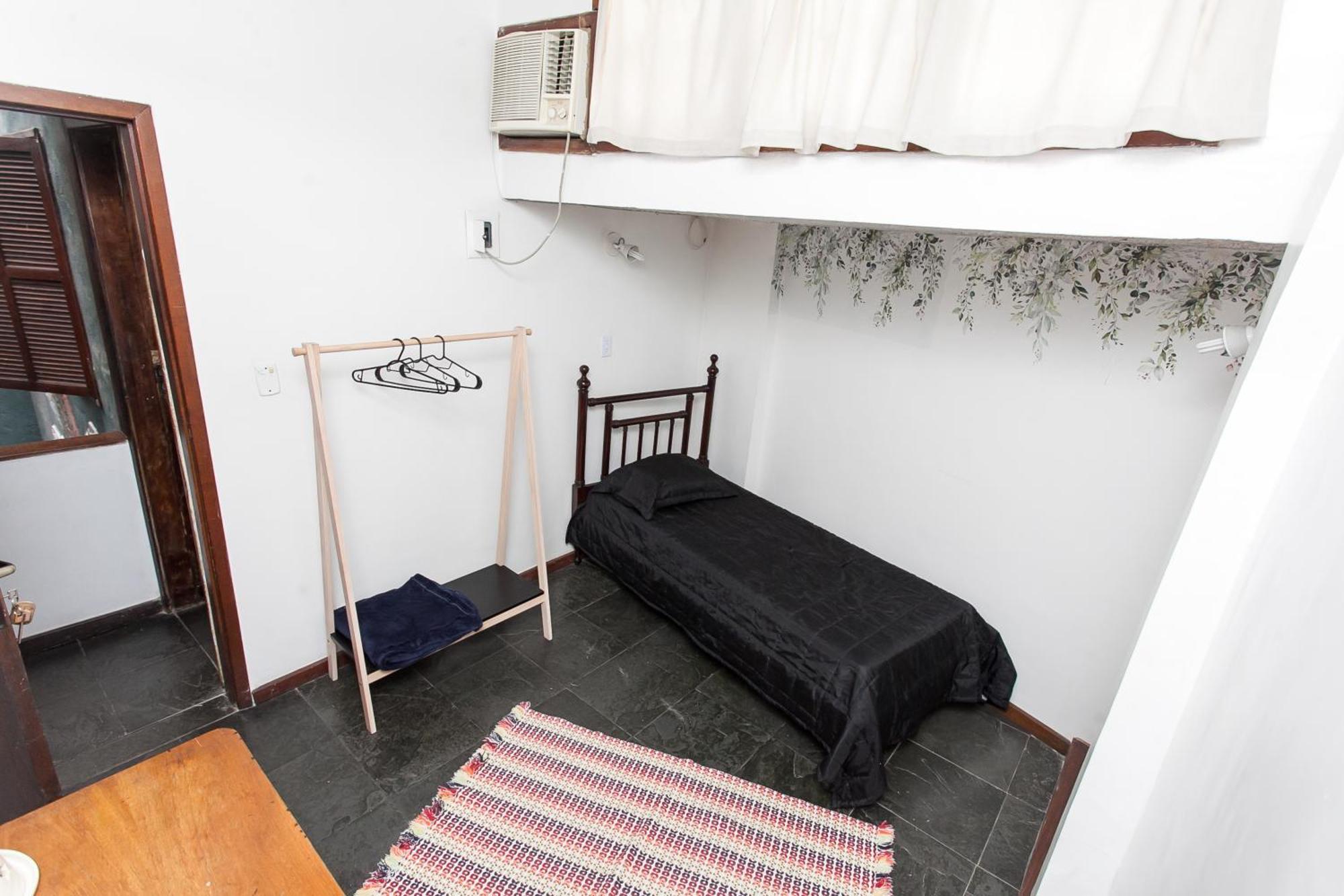 Espaco Sideral - Quartos Com Ar-condicionado, 5min Estadio Maracana, 8min Uerj, Shopping, 12min Metro, Wi-fi 300mbp, Ampla Area Comum Com Cozinha - Pratico E Confortavel Río de Janeiro