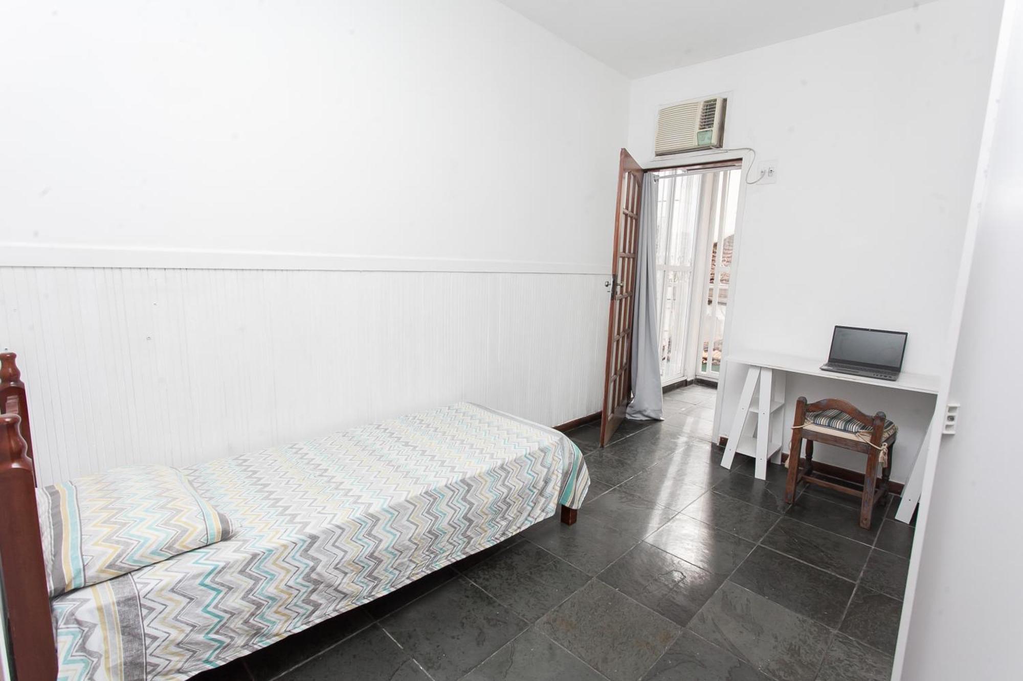 Espaco Sideral - Quartos Com Ar-condicionado, 5min Estadio Maracana, 8min Uerj, Shopping, 12min Metro, Wi-fi 300mbp, Ampla Area Comum Com Cozinha - Pratico E Confortavel Rio de Janeiro